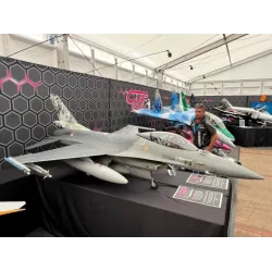 CARF-Models F-16 A/C Fighting Falcon (Scale Jets)
