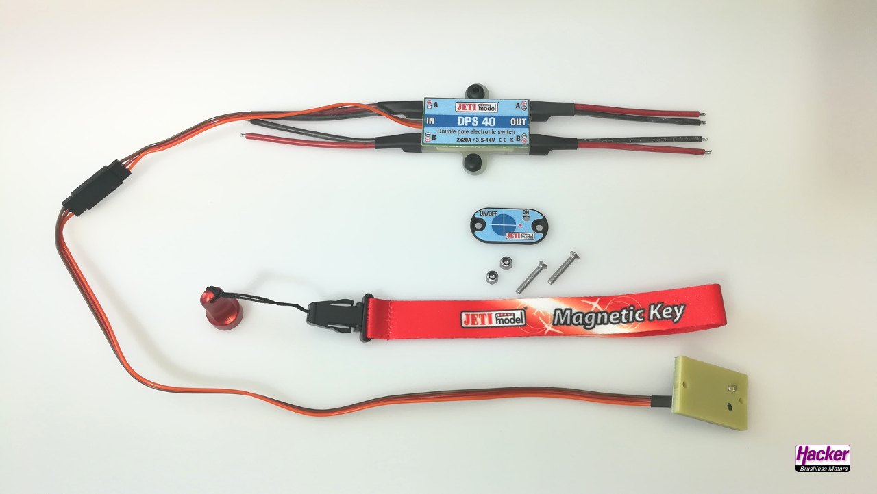 Dual battery power supply with and without voltage regulation (4)